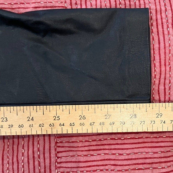 Guess black stretchy leather like pants fits women’s smaller size see photos - Picture 8 of 13